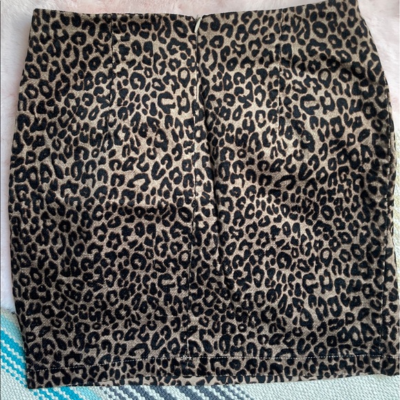 Leopard Skirt - Picture 3 of 6